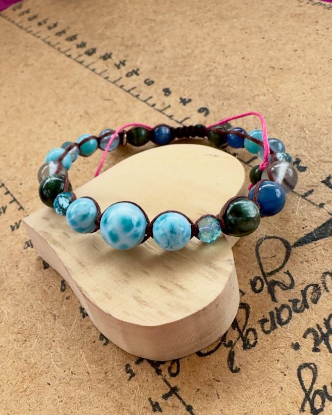 Jeden z Náramků dne v srdci s Božským Larimarem (jediný originál - je k dostání na webu v sekci “Hotové designy” -...